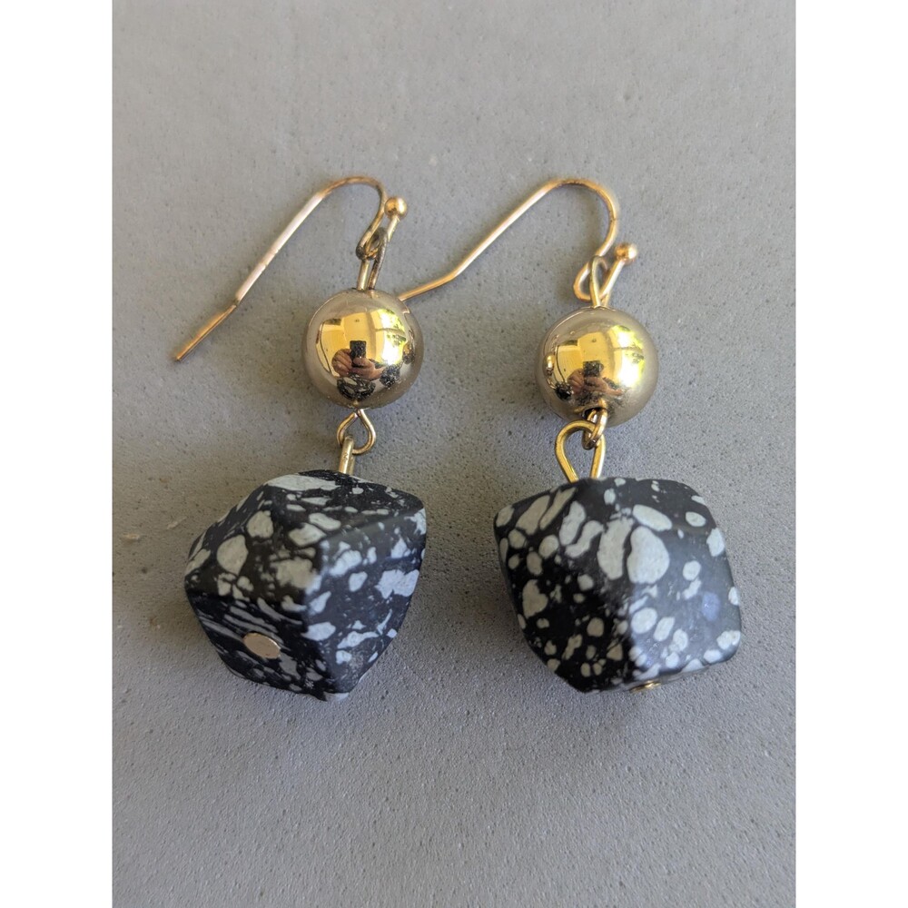 Vintage Black White Stone Bead Dangle Earrings Gold Tone Artisan Pierced